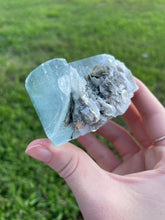 Load image into Gallery viewer, Aquamarine & Muscovite
