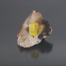 Load image into Gallery viewer, Doubly-Terminated Mimetite Crystal on Quartz, 19th c.