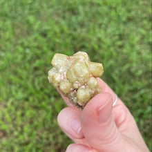 Load image into Gallery viewer, Garnet (var. Topazolite)
