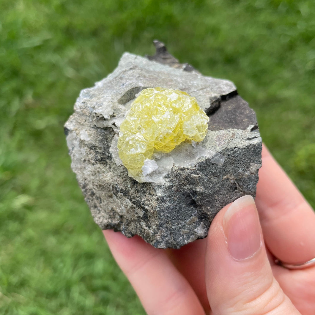 Brucite on Matrix