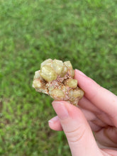 Load image into Gallery viewer, Garnet (var. Topazolite)

