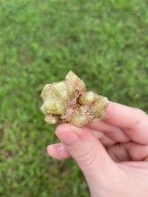 Load image into Gallery viewer, Garnet (var. Topazolite)
