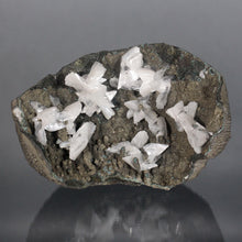 Load image into Gallery viewer, White Heulandite in Basalt Vug
