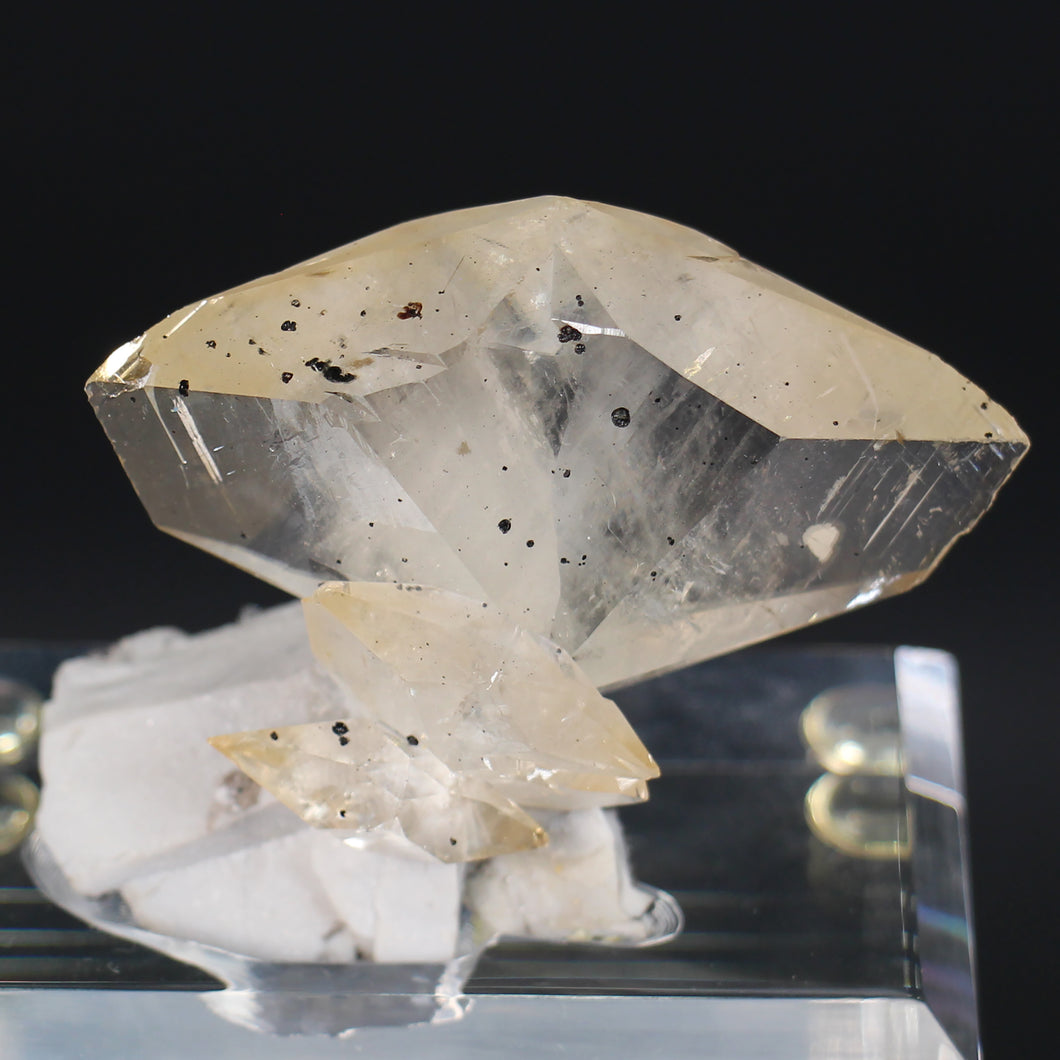 Twinned Elmwood Calcite