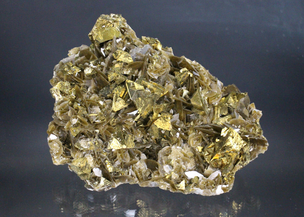 Chalcopyrite on Siderite